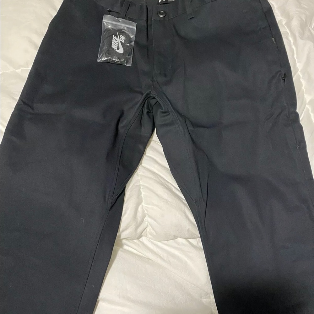 Nike SB Chino Pants Size 34 Men’s Black Brand New